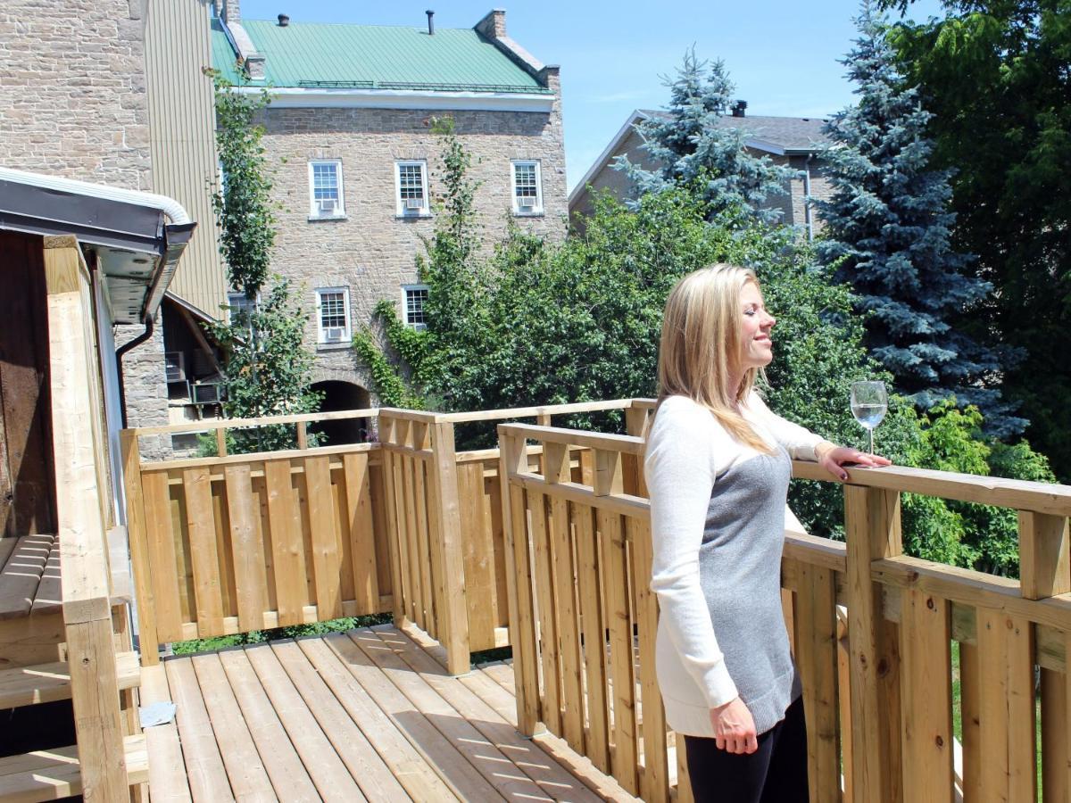Merrickville Guest Suites Bagian luar foto