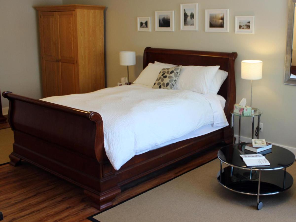 Merrickville Guest Suites Bagian luar foto