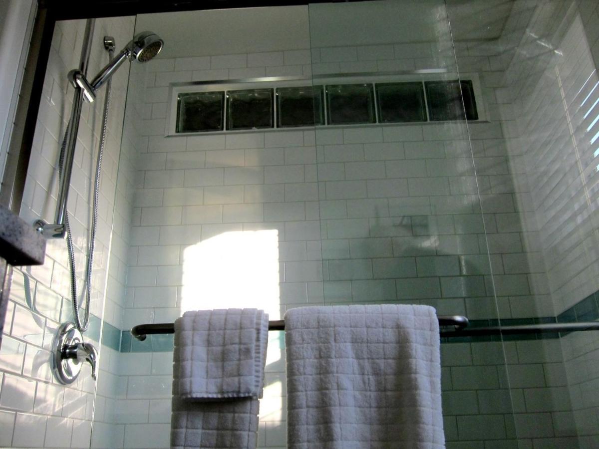 Merrickville Guest Suites Bagian luar foto