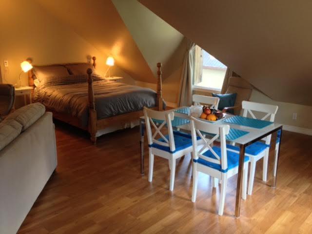 Merrickville Guest Suites Bagian luar foto