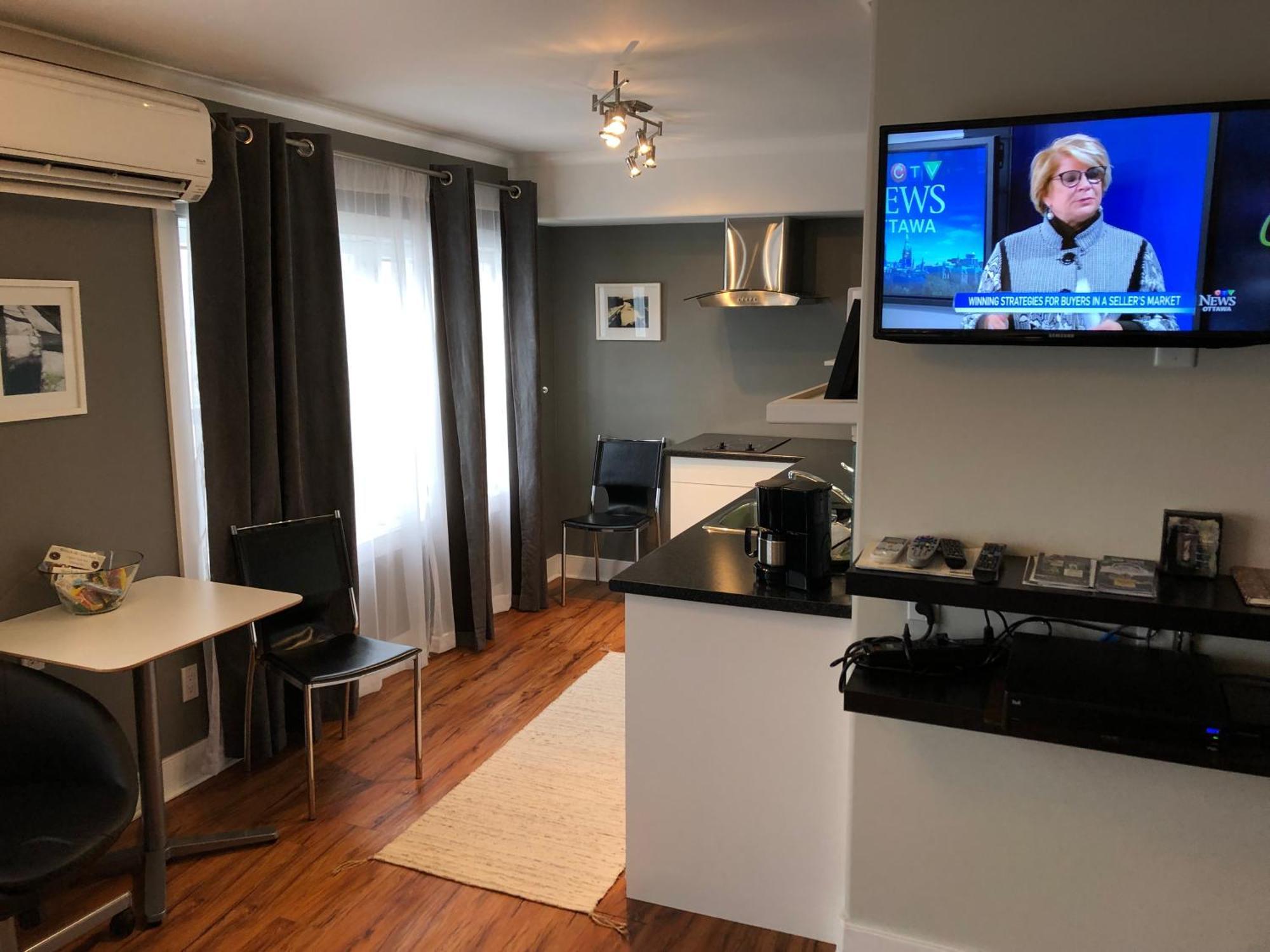 Merrickville Guest Suites Bagian luar foto