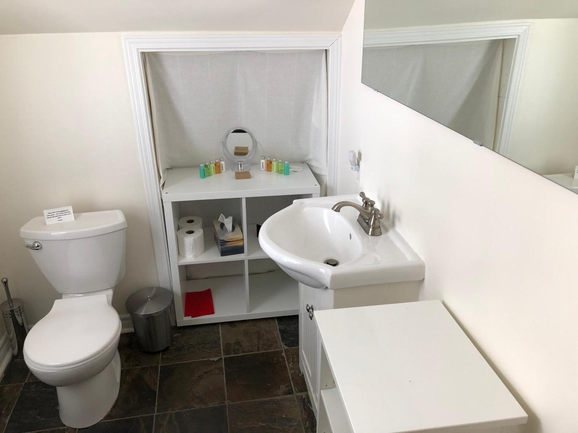 Merrickville Guest Suites Bagian luar foto