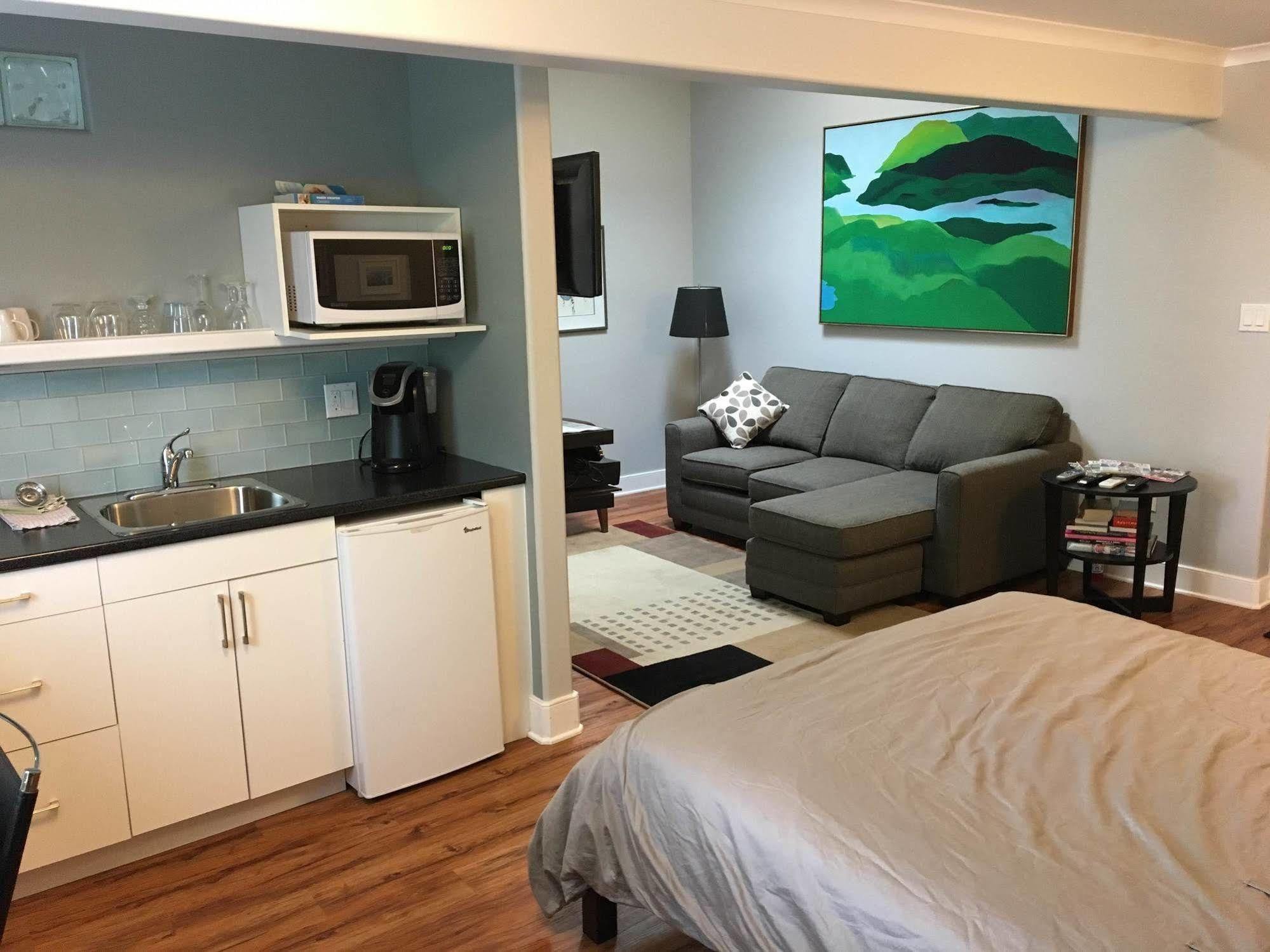 Merrickville Guest Suites Bagian luar foto